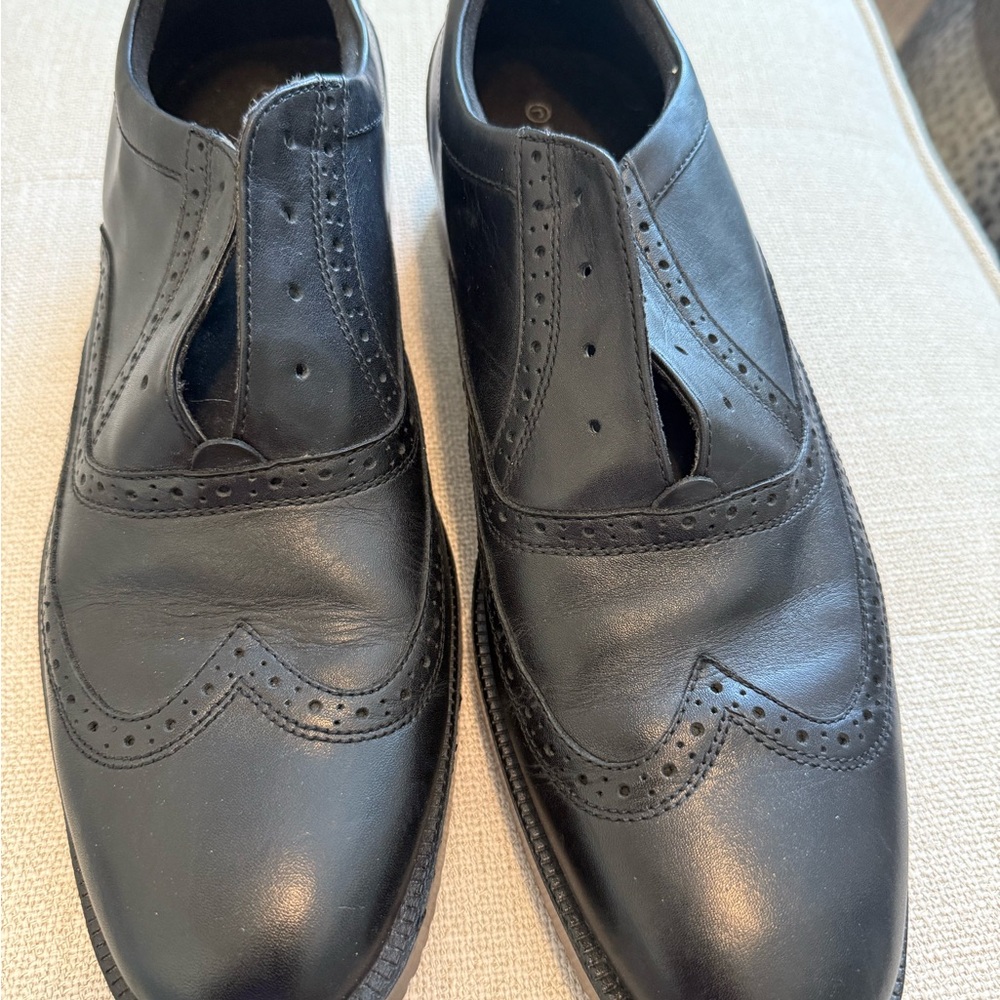 Classic Black Leather Rockport Men's Dress Shoes